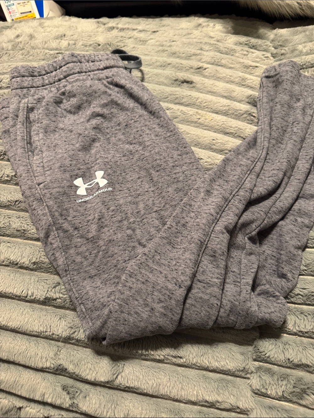 Under Armour women’s Gray Heather Sweat Joggers